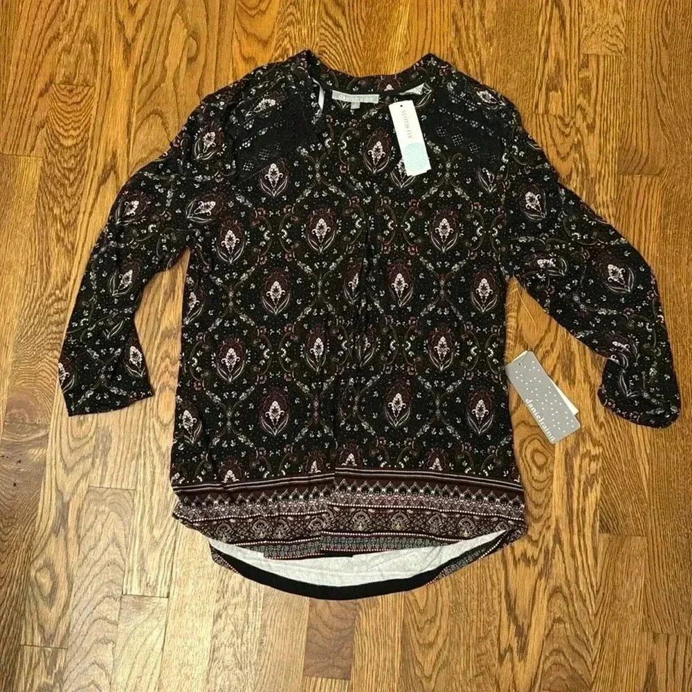 NWT Daniel Rainn Carleen’s 3/4 Sleeve pleated detail knit top size medium
